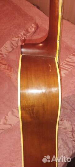 Акустическая гитара