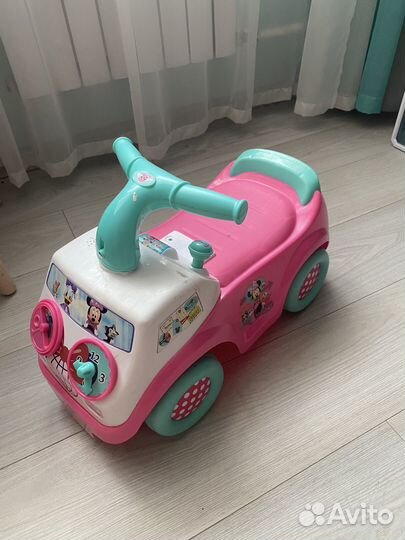 Машинка каталка для девочки