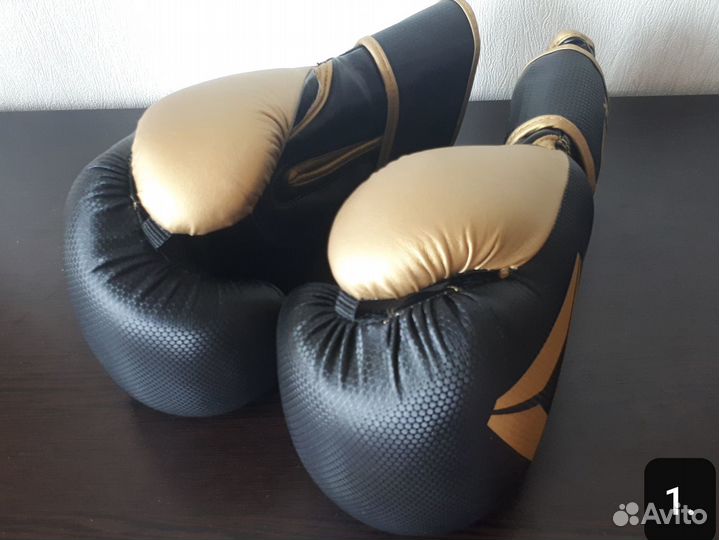 Боксерские перчатки Reebok Boxing арт CK7832
