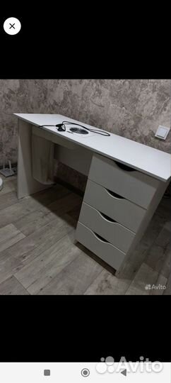 Маникюрный стол с вытяжкой бу