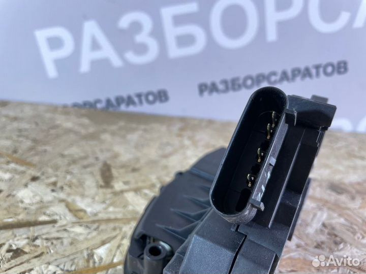 Замок двери передний правый Ford Focus Iii седан