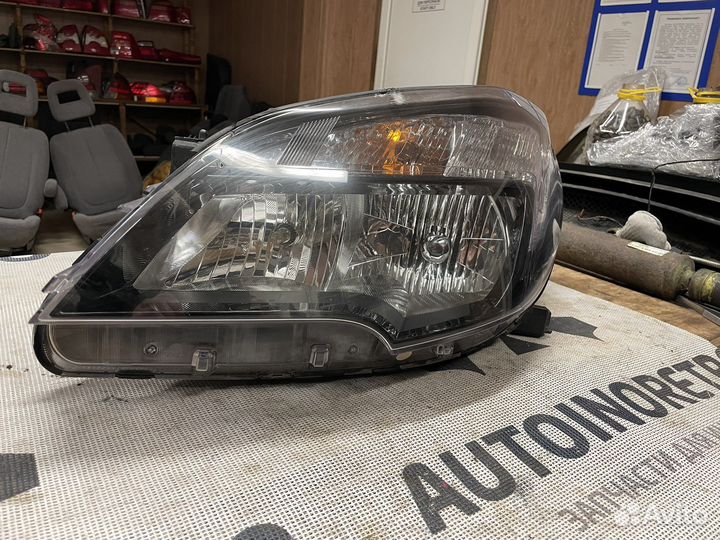Фара левая Opel Mokka 42435927 галогеновая