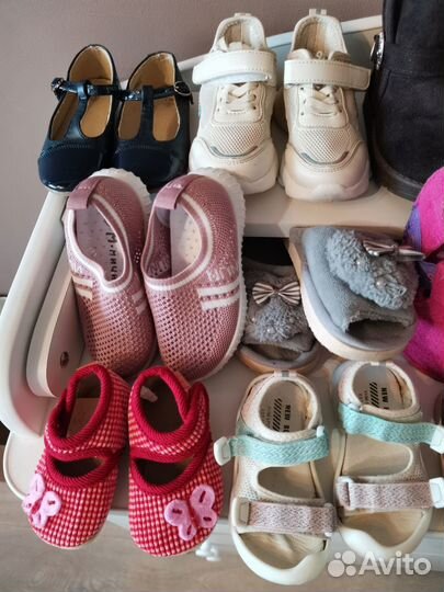 Обувь ботинки кроссовки на девочку 22 -26 размеры