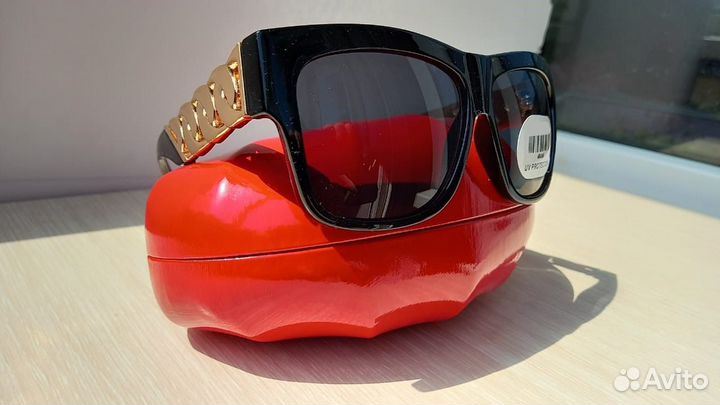 Солнцезащитные очки женские. Оригинал