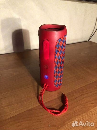 Портативная колонка jbl