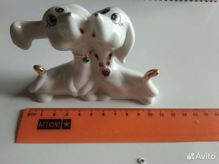 Фарфоровая статуэтка