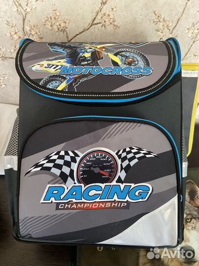 Рюкзак школьный