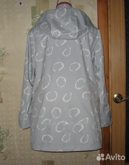 Ветровка тонкая 52 размер новая