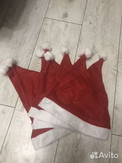 Новгодние шапки