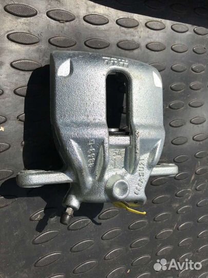 Продаётся суппорт рено дастер (передний)