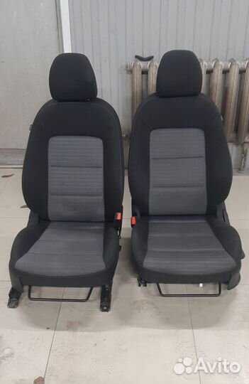 Hyundai Cerato 3 передние сиденья