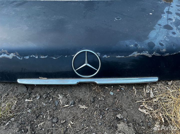 Крышка багажника W116