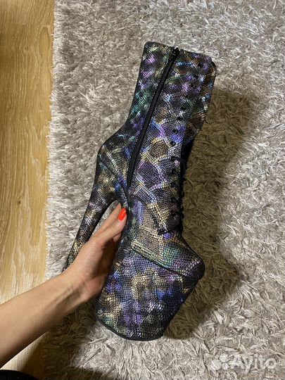 Стрипы ботильоны тройки