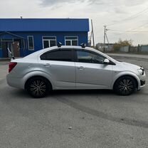 Chevrolet Aveo 1.6 MT, 2012, битый, 199 445 км, с пробегом, цена 760 000 руб.