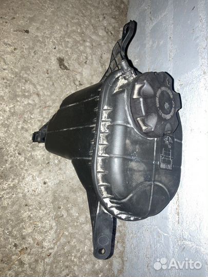 Расширительный бачок на BMW 523i