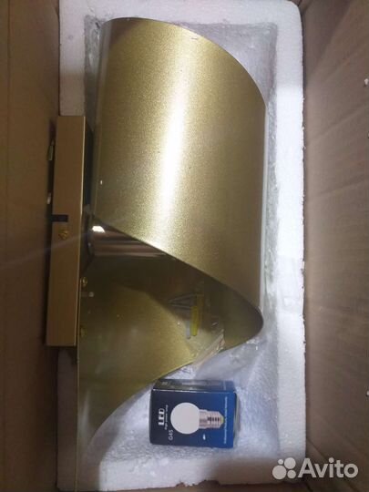 Светильник настенный светодиодный