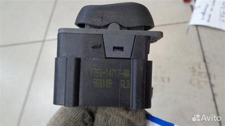 Кнопка многофункциональная Lincoln Navigator 1997