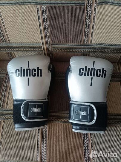 Боксерские перчатки clinch 16 oz