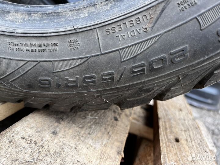 Goodyear UltraGrip Extreme 205/55 R16