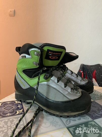 Горные ботинки