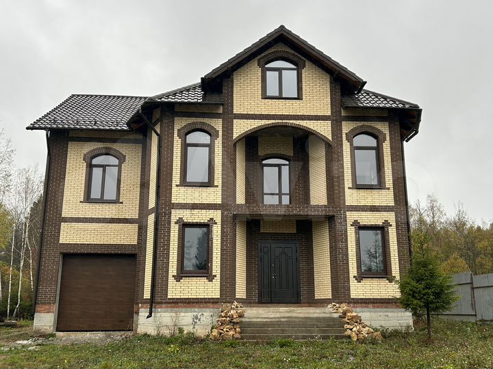 Коттедж 325 м² на участке 15 сот.