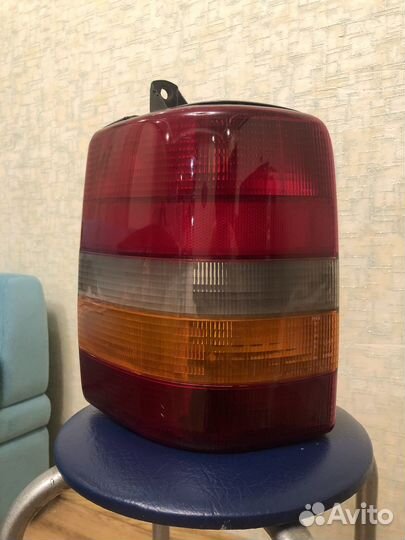 Фонарь задний левый Jeep Grand Cherokee ZJ