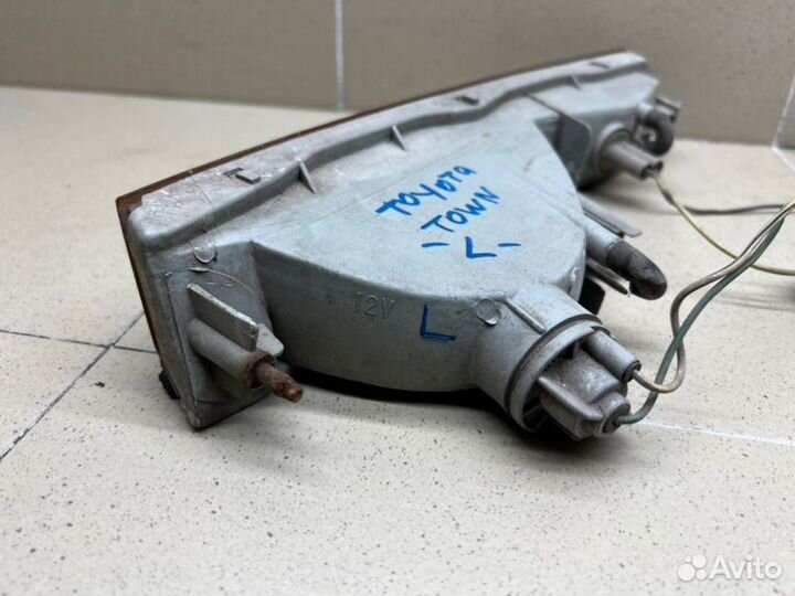 Указатель поворота левый Toyota Town/Masterace V