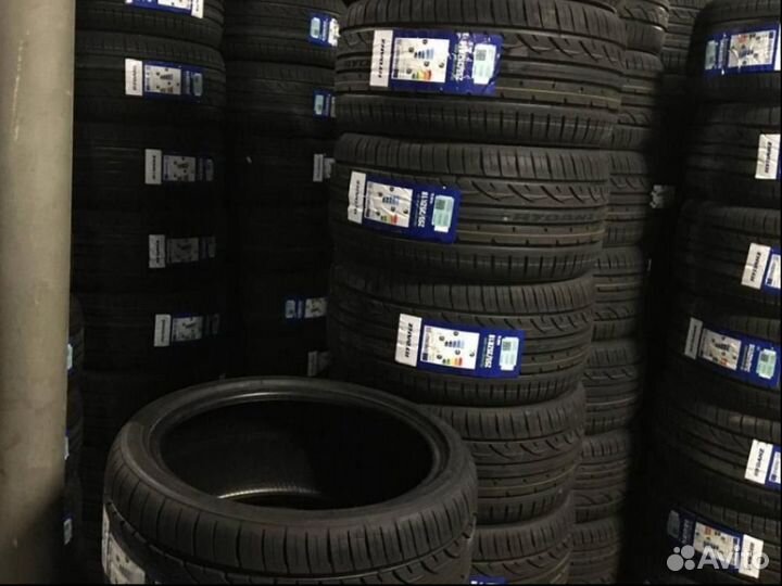 Rydanz Roadster R02 255/35 R18 94W