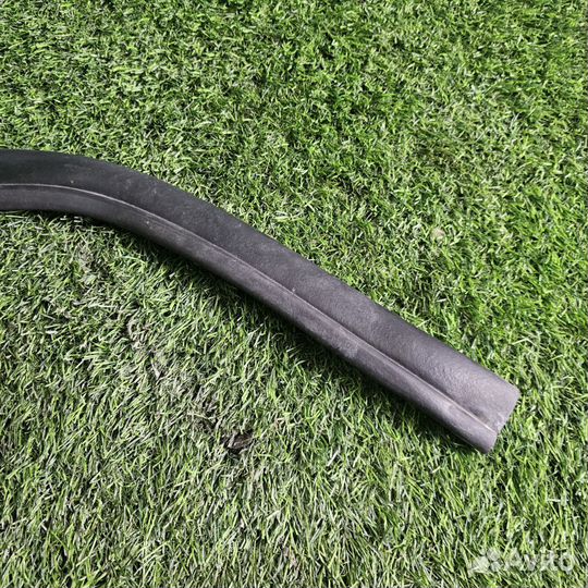 Уплотнитель капота BMW F20 1-serie