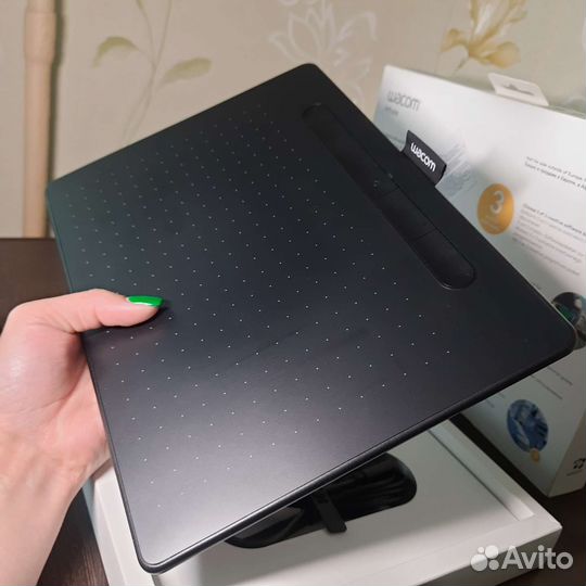 Графический планшет Wacom intuos M Bluetooth CTL-6
