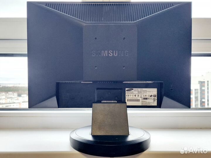 Монитор Samsung SyncMaster 2023NW