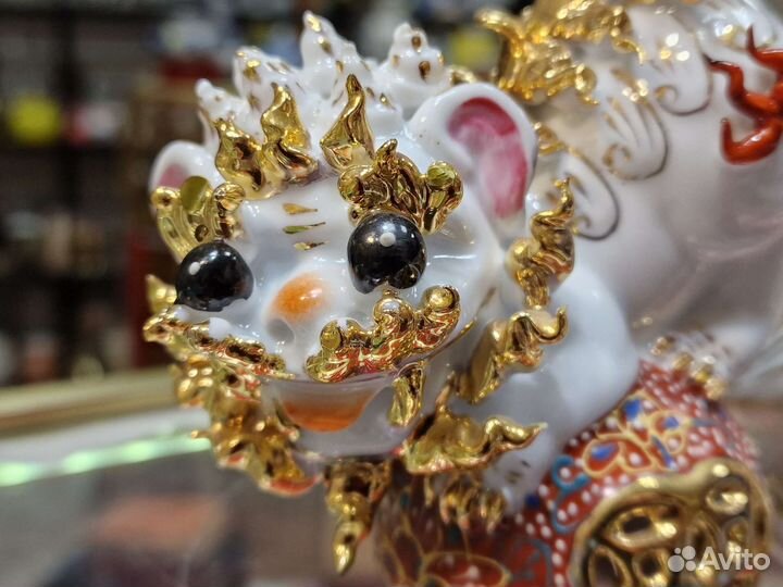 Статуэтка звери. Китай