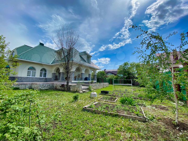 Дом 595 м² на участке 22 сот.