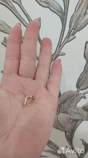 Золотые серьги