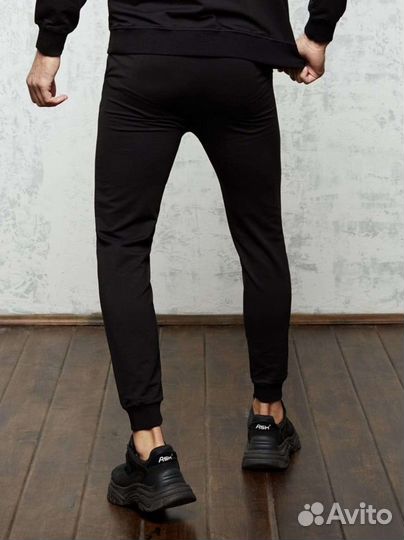 Мужской спортивный костюм новый размер 50-52