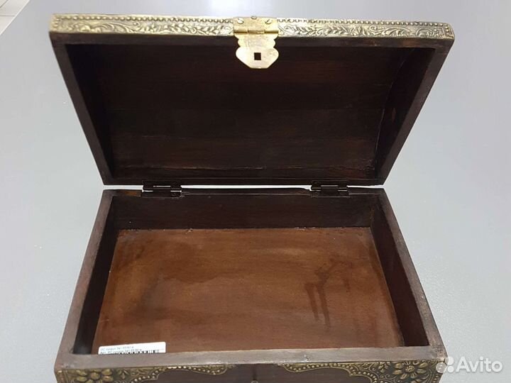 Сундучок.Натуральное дерево шишам