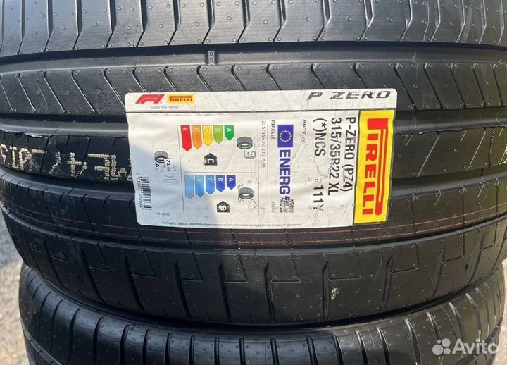 Pirelli P Zero PZ4 235/40 R22 и 315/35 R22