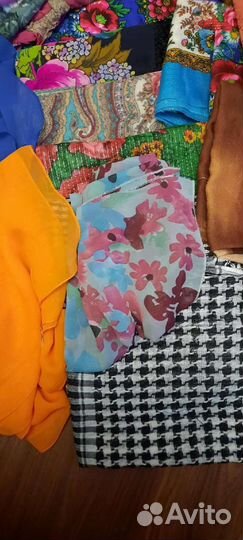 Женские шарфы и платки