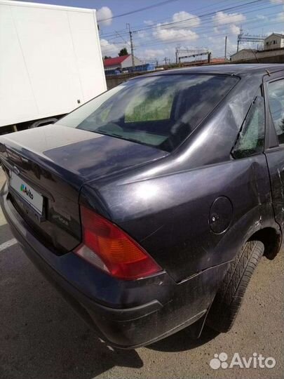 Ford Focus 1.8 МТ, 2003, битый, 176 000 км