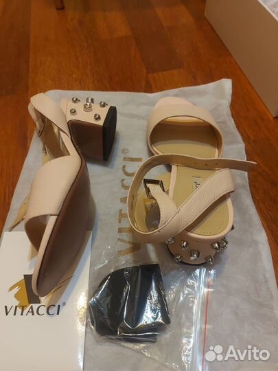 Босоножки vitacci 38 новые