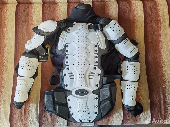 Моточерепаха и наколенники