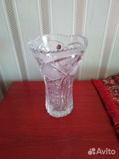 Хрустальная ваза