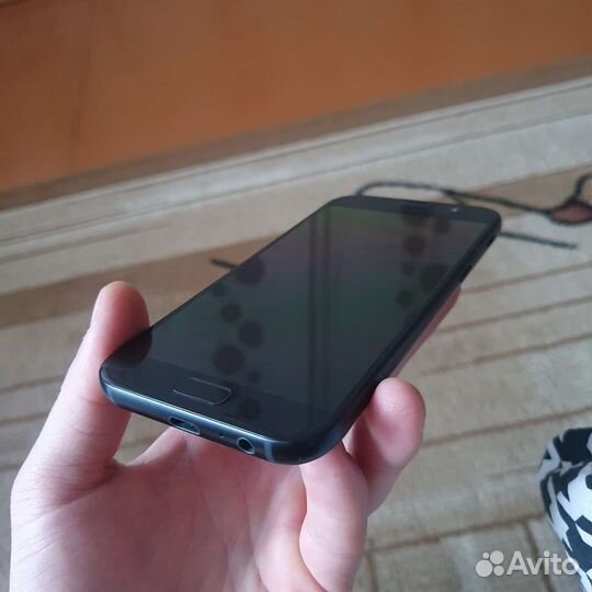 Телефон Samsung galaxy a5 2017