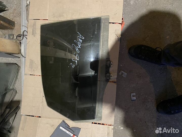 Стекло заднее правое honda accord 5 1995г