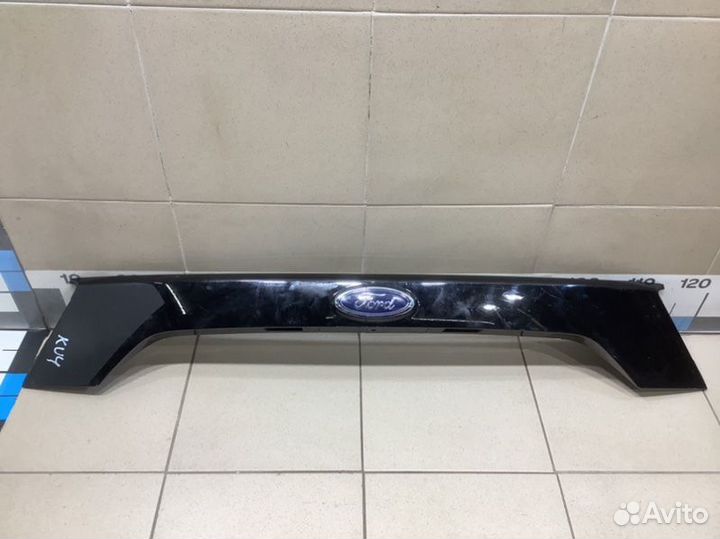 Накладка двери багажника Ford Kuga 2012-2019