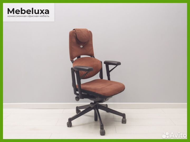 Кресло для руководителя Steelcase с подголовником