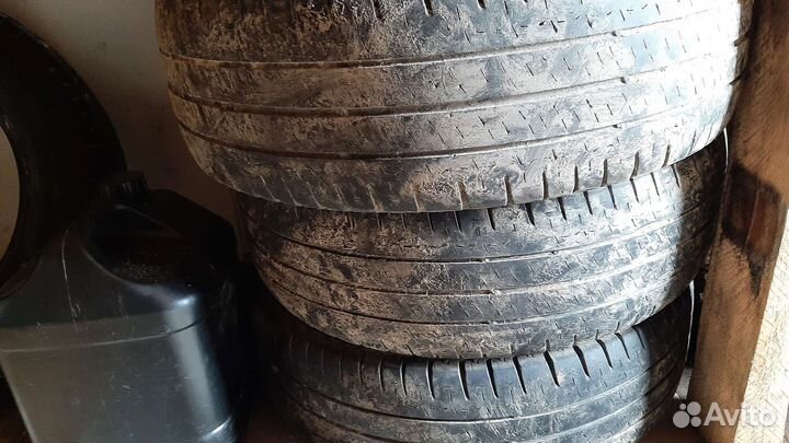 Michelin Agilis 215/65 R16