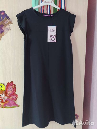 Платье для девочки новое 146