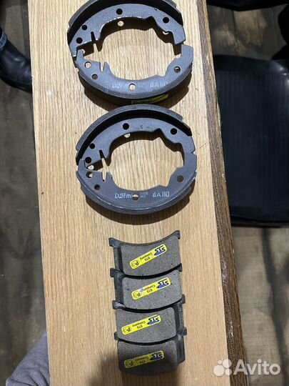 Тормозные колодки Таврия