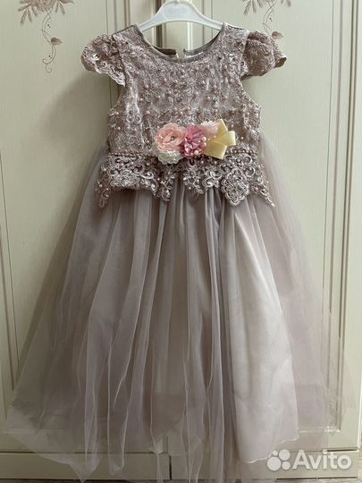 Платье на девочку 128